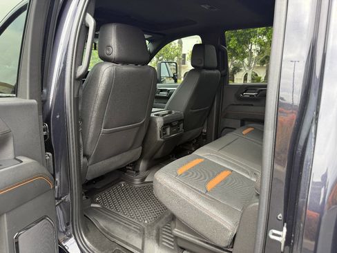Used 2024 GMC Sierra 2500 AT4 w/ AT4 Premium Plus Package AWD/4WD image 16