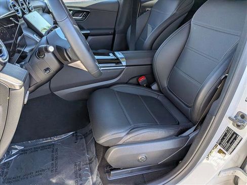 Certified 2025 Mercedes-Benz GLC 300 image 16