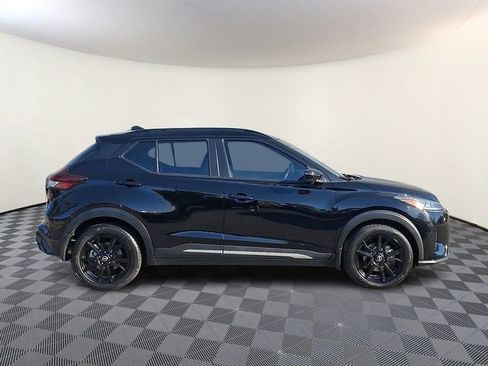 Certified 2023 Nissan Kicks SR w/ SR Premium Package FWD image 9