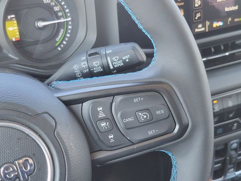 Used 2025 Jeep Wrangler Unlimited Rubicon 4xe w/ Convenience Group image 12