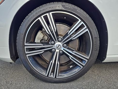 Used 2020 Volvo S60 T6 Inscription image 10