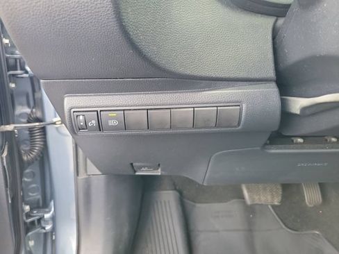 Used 2020 Toyota Corolla LE FWD image 15