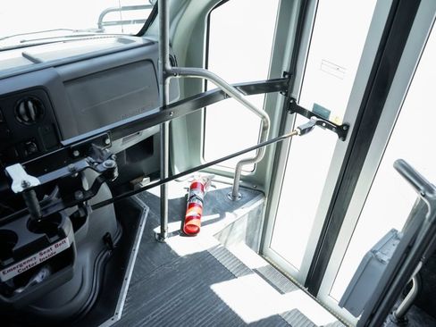 Used 2013 Ford E-450 and Econoline 450 Super Duty w/ Shuttle Bus Prep Pkg RWD image 37