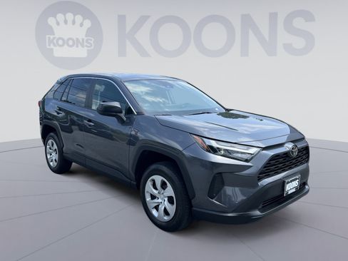 Used 2023 Toyota RAV4 LE FWD image 10