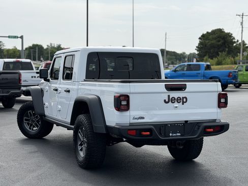 Used 2025 Jeep Gladiator Mojave AWD/4WD image 6