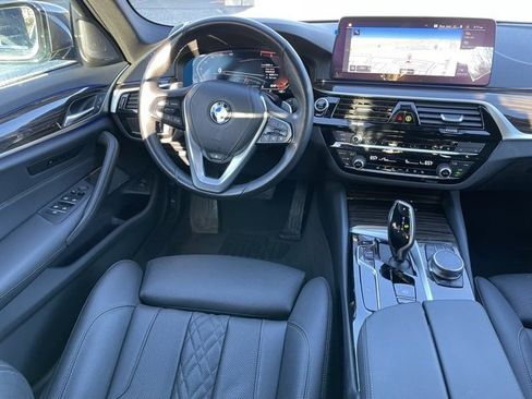 Certified 2023 BMW 530i xDrive w/ Premium Package image 9