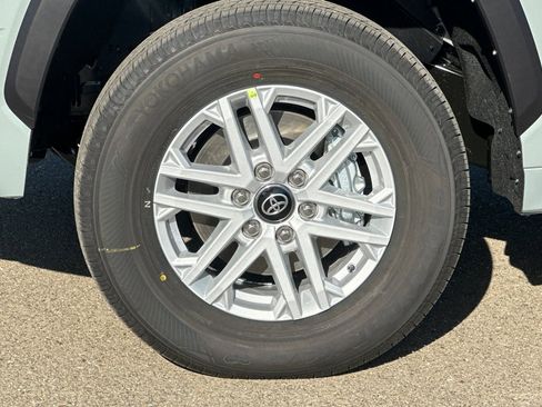 New 2026 Toyota Tundra SR5 AWD/4WD image 32