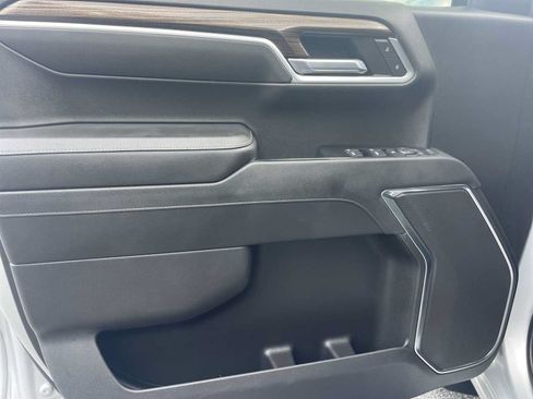 Used 2022 Chevrolet Silverado 1500 LT AWD/4WD image 11