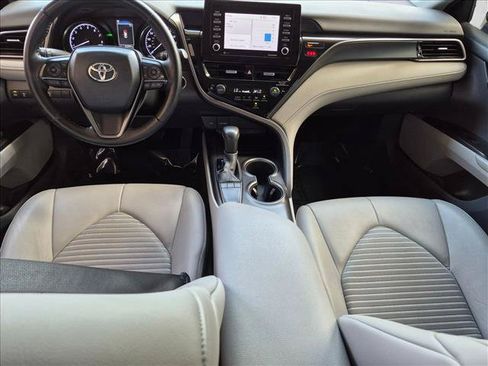 Used 2022 Toyota Camry SE w/ Convenience Package FWD image 16
