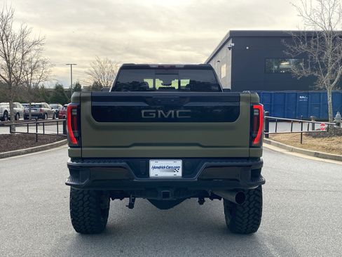 Used 2025 GMC Sierra 2500 AT4X image 16