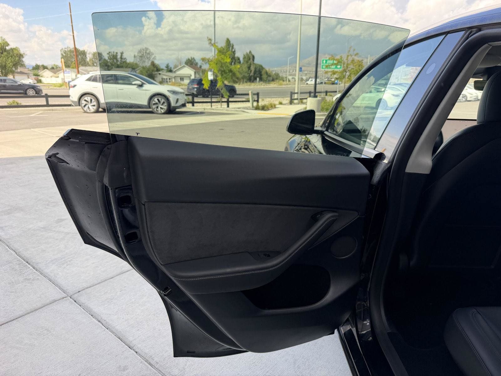 Used 2024 Tesla Model Y 2WD image 14
