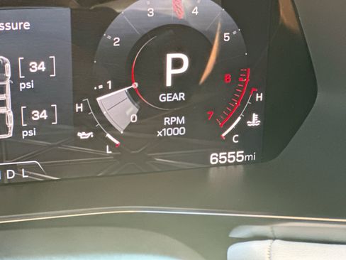 Used 2024 GMC Canyon AT4X w/ AT4X AEV Edition image 15