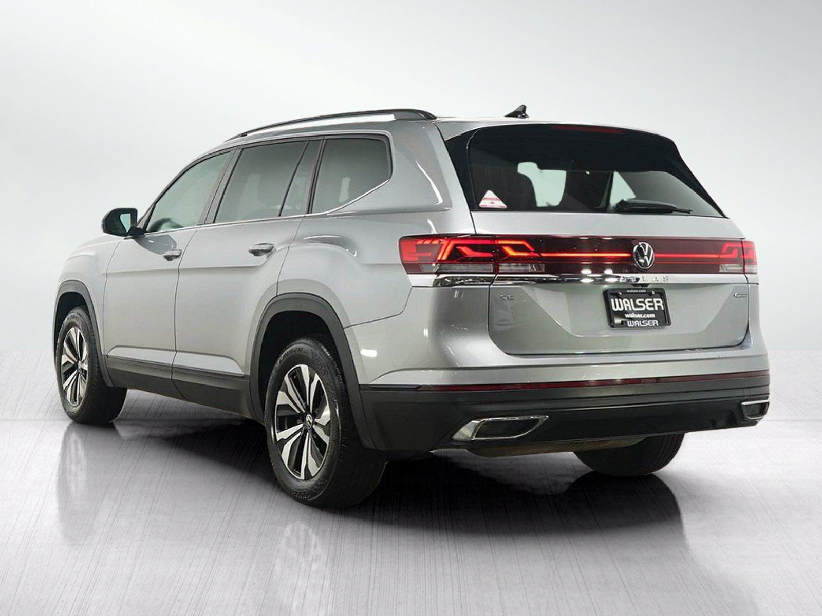 Used 2026 Volkswagen Atlas SE AWD/4WD image 3
