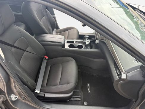Used 2024 Nissan Altima 2.5 SV FWD image 26