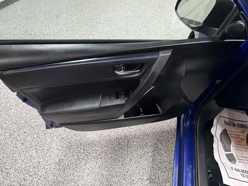 Used 2018 Toyota Corolla SE w/ SE Premium Package image 13