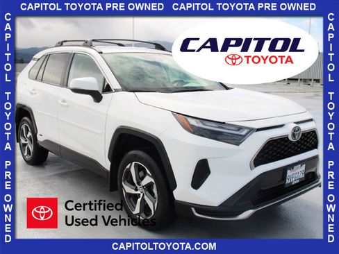 Certified 2025 Toyota RAV4 SE image 1
