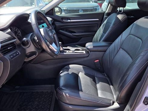 Used 2024 Nissan Altima 2.5 SR w/ SR Premium Package image 16