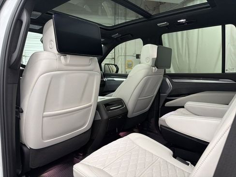 Used 2025 Cadillac Escalade V w/ LPO, Floor Liner Package AWD/4WD image 20