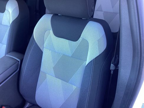 Used 2025 Chevrolet Trax LS image 10