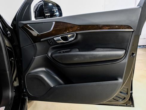 Used 2017 Volvo XC90 T6 Momentum w/ Vision Package image 51