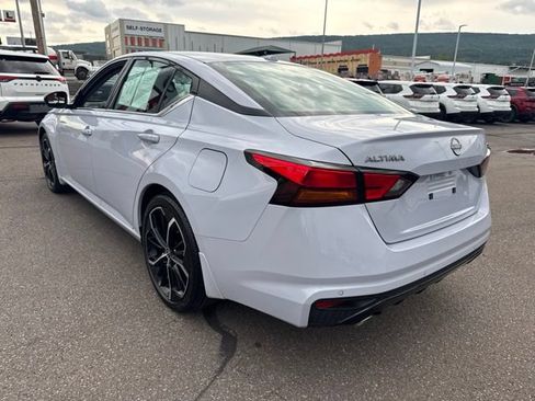 Certified 2025 Nissan Altima 2.5 SR FWD image 7