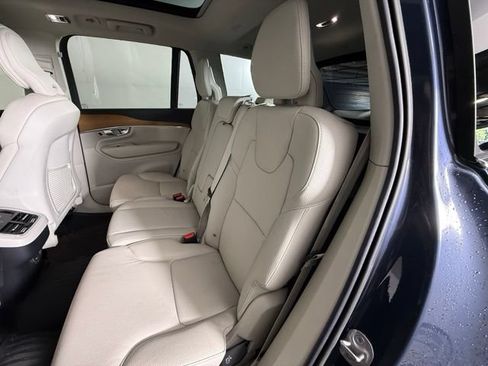 Used 2022 Volvo XC90 T6 Momentum w/ Advanced Package AWD/4WD image 19