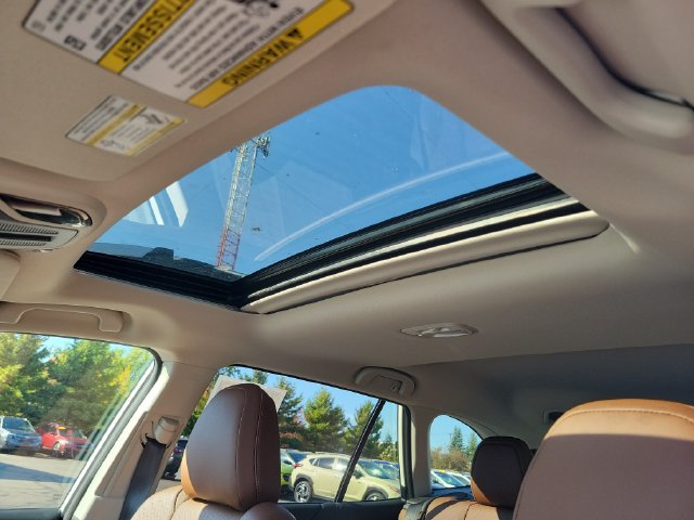 Used 2025 Subaru Outback Touring AWD/4WD image 6