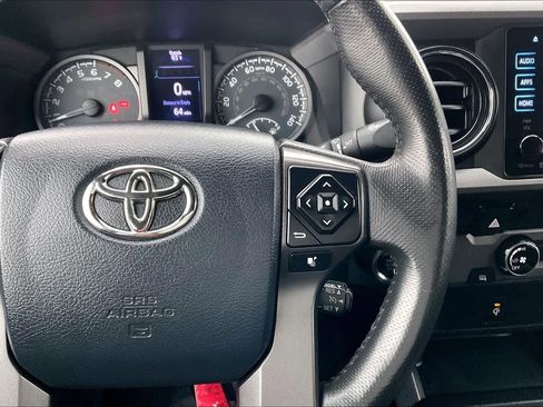 Used 2017 Toyota Tacoma TRD Sport w/ Tow Package image 25