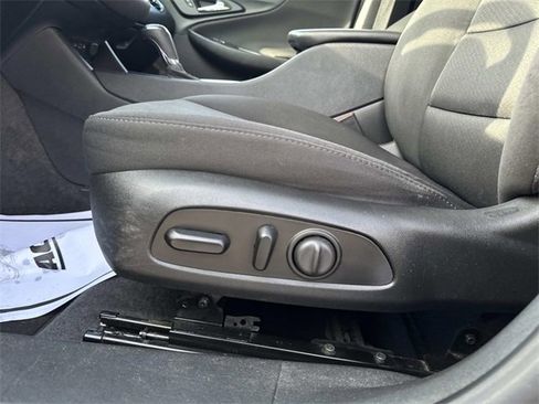 Used 2020 Chevrolet Malibu LT image 27