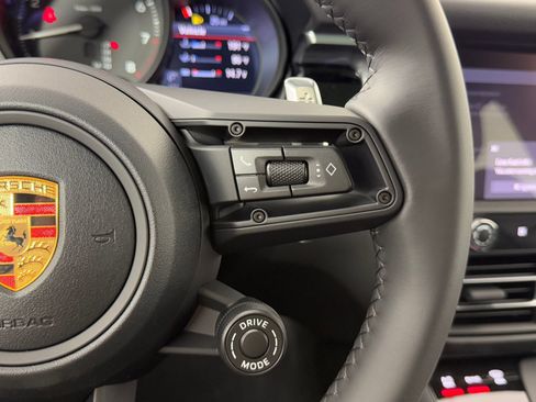 Certified 2026 Porsche Macan AWD/4WD image 26