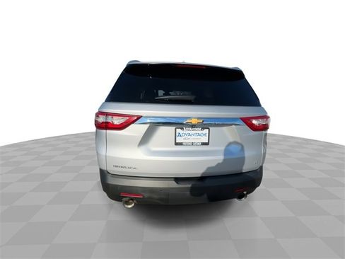 Used 2021 Chevrolet Traverse LT image 7