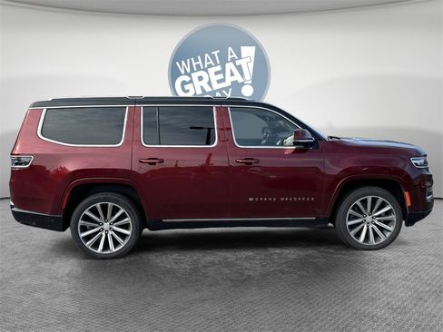 Used 2022 Jeep Grand Wagoneer Series II w/ Convenience Group III image 2