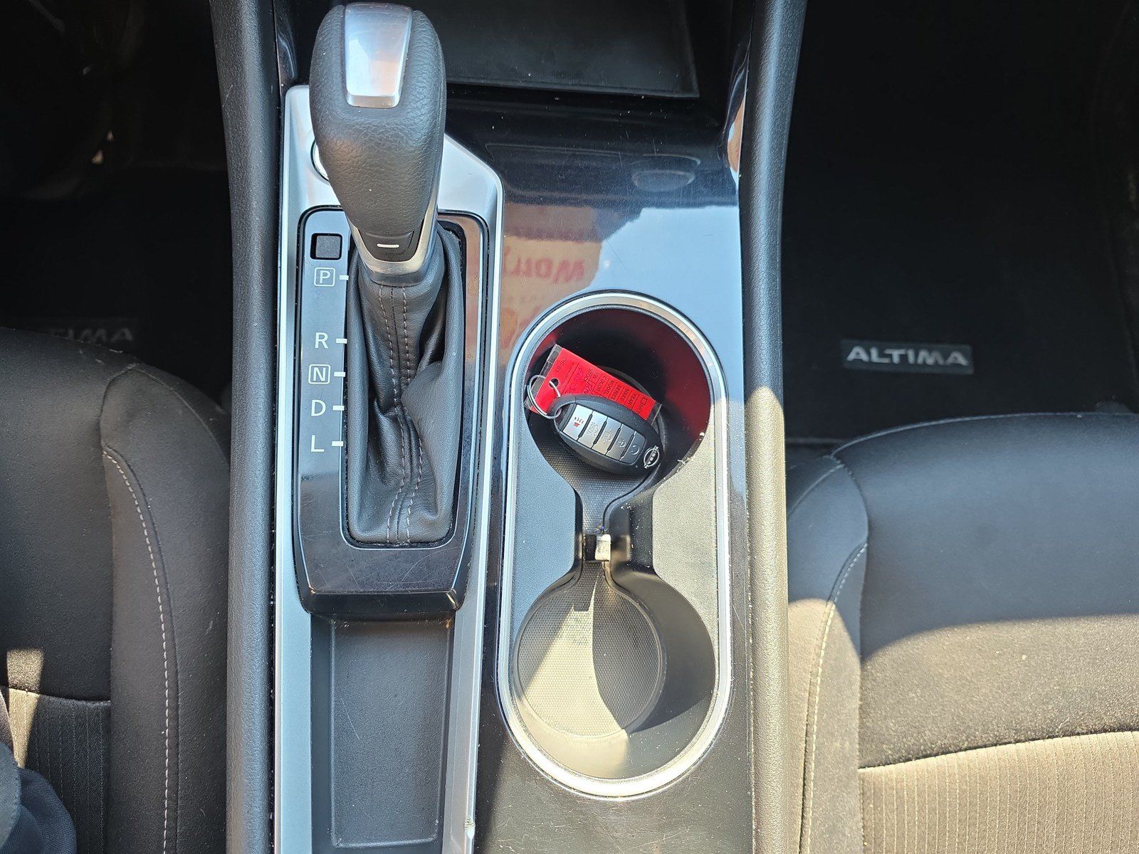Used 2024 Nissan Altima 2.5 SV FWD image 26