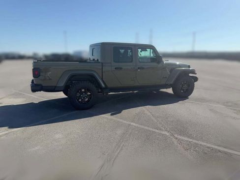 New 2025 Jeep Gladiator Sport image 13