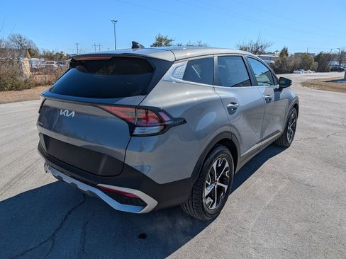 Used 2023 Kia Sportage EX image 3
