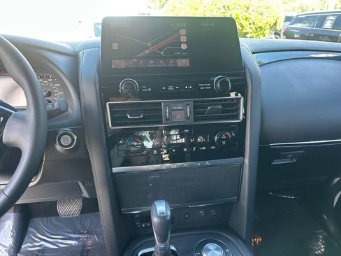 Used 2024 Nissan Armada SL w/ Midnight Edition Package RWD image 24