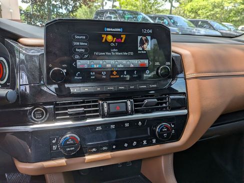 Used 2022 Nissan Pathfinder Platinum w/ Lighting Package (N93) FWD image 31
