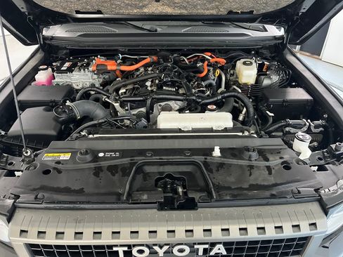Used 2024 Toyota Land Cruiser image 11