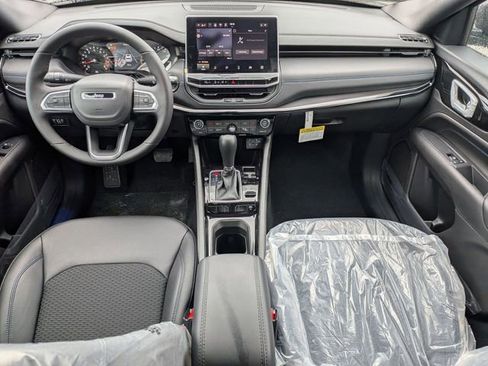 New 2026 Jeep Compass Latitude image 14