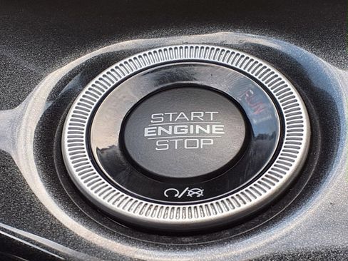 Used 2022 Jeep Grand Cherokee Altitude image 15