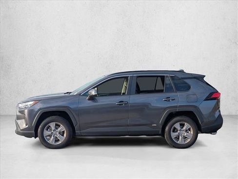Used 2024 Toyota RAV4 XLE AWD/4WD image 7
