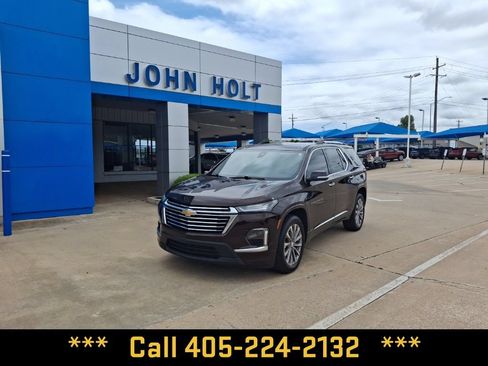 Used 2023 Chevrolet Traverse Premier AWD/4WD image 2