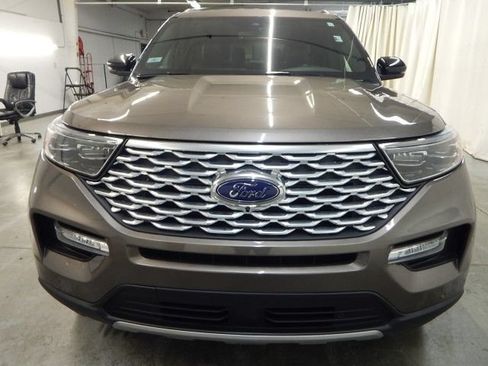 Used 2021 Ford Explorer Platinum w/ Equipment Group 601A AWD/4WD image 9
