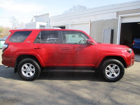 Used 2016 Toyota 4Runner SR5 AWD/4WD image 5