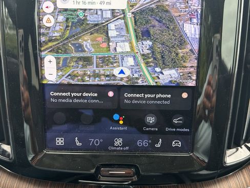 Used 2022 Volvo XC60 B5 Momentum w/ Advanced Package image 11