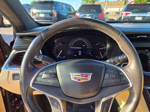 Used 2017 Cadillac XT5 Luxury w/ Driver Awareness Package AWD/4WD image 46