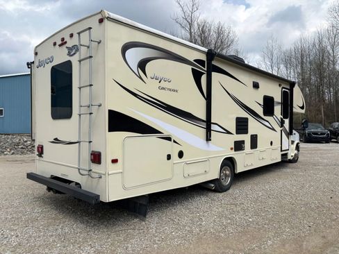 Used 2016 Ford E-450 and Econoline 450 Super Duty w/ Motorhome Prep Package image 4