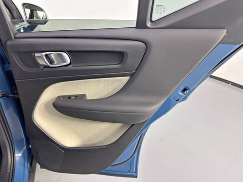 Used 2023 Volvo XC40 B5 Ultimate image 46