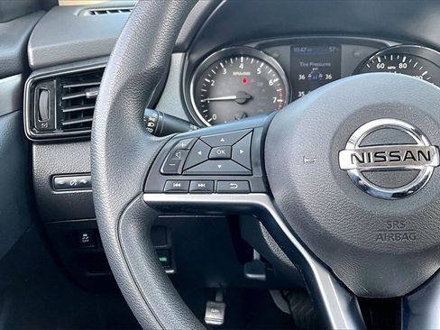 Used 2021 Nissan Rogue Sport S image 19