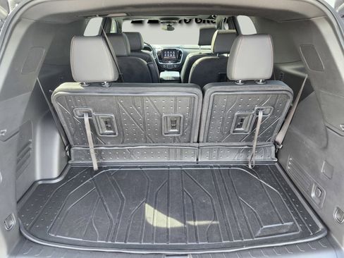 Used 2022 Chevrolet Traverse RS image 34